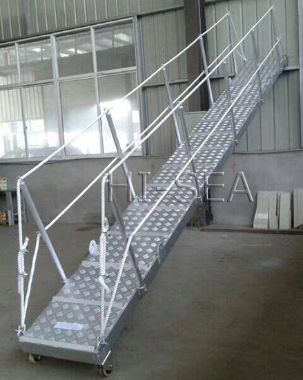 marine-flat-aluminium-gangway2.jpg